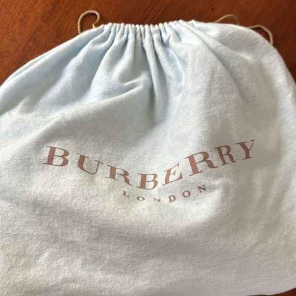 Burberry Spring / Summer handbag - Picture 10 of 10